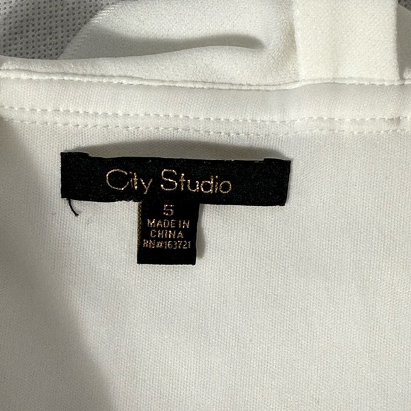 City Studio Dress Size 5 Ruffled Fit & Flare Ivory Sleeveless Sweet Heart - Picture 12 of 14